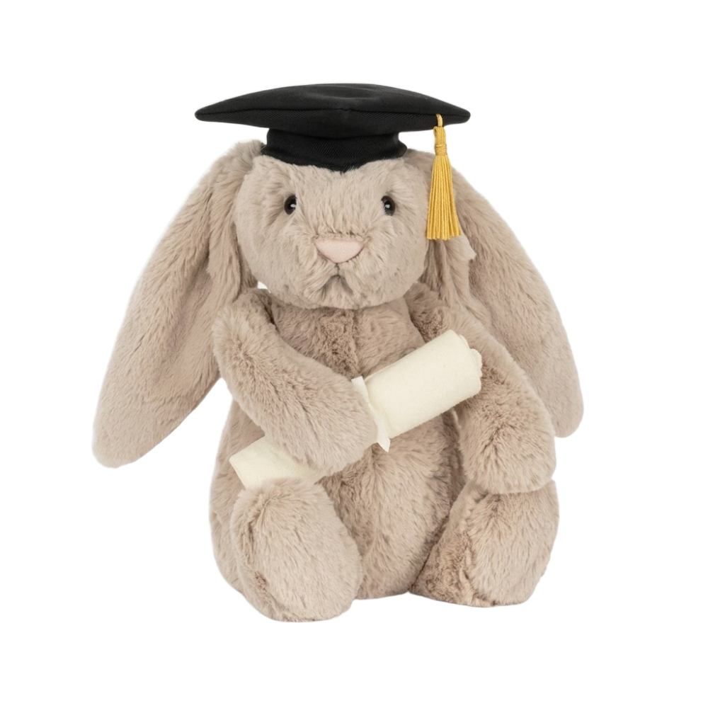 Peluche Lapin Bashful en kaki avec une tenue de remise de diplôme